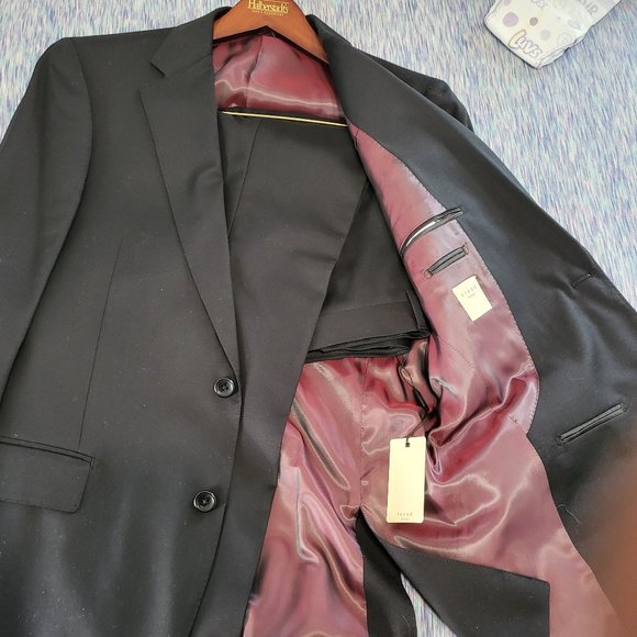 Suit - Picture 1 of 6